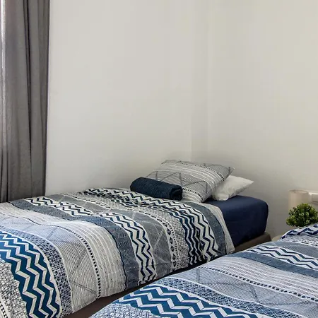 Luxury, Beach, Pool&garden Apartamento
