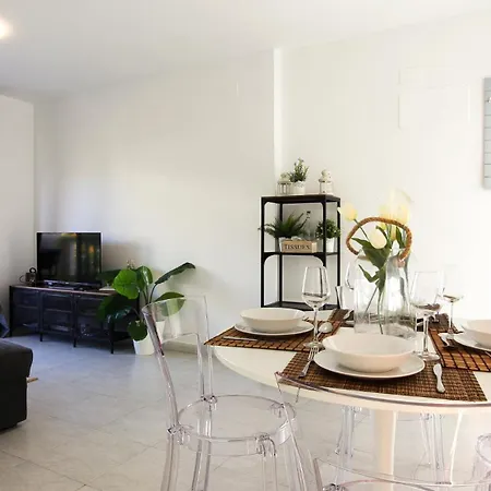 Luxury, Beach, Pool And Garden